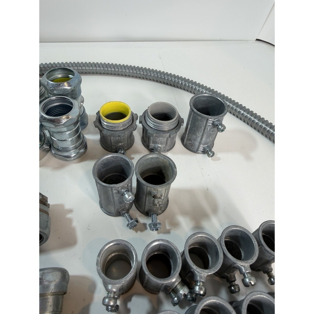 Electrical Conduit Fittings Lot: EMT Connectors, Couplings & Locknuts - Picture 9 of 15